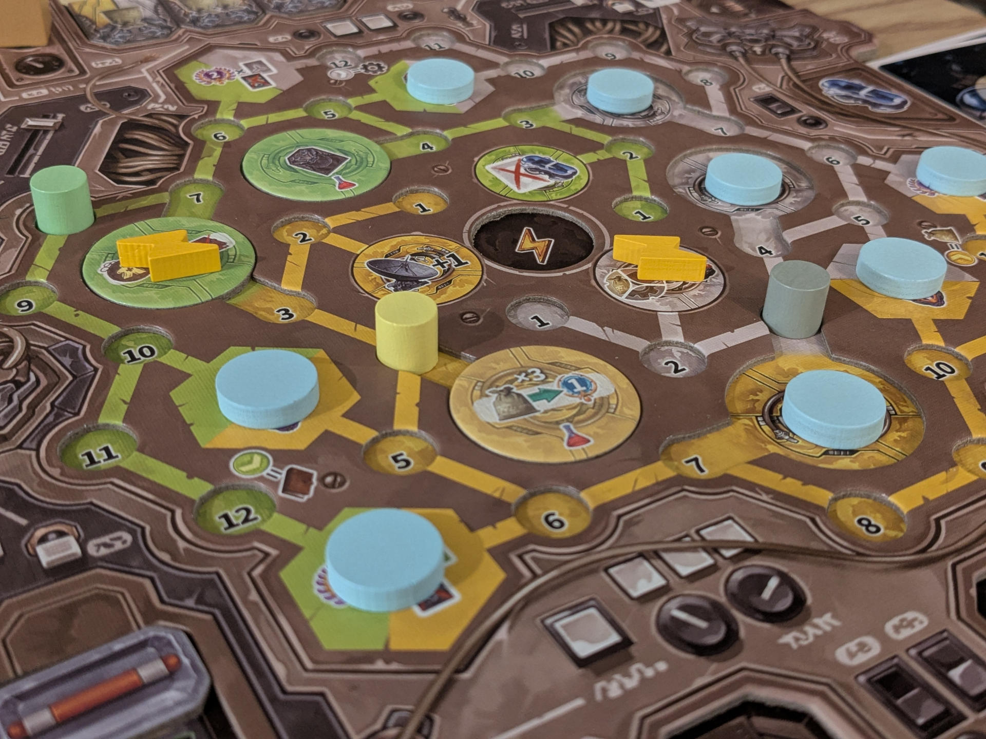 Revive player board components